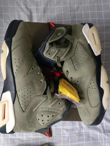 Travis Scott x Air Jordan 6 Retro ‘Olive’ photo review